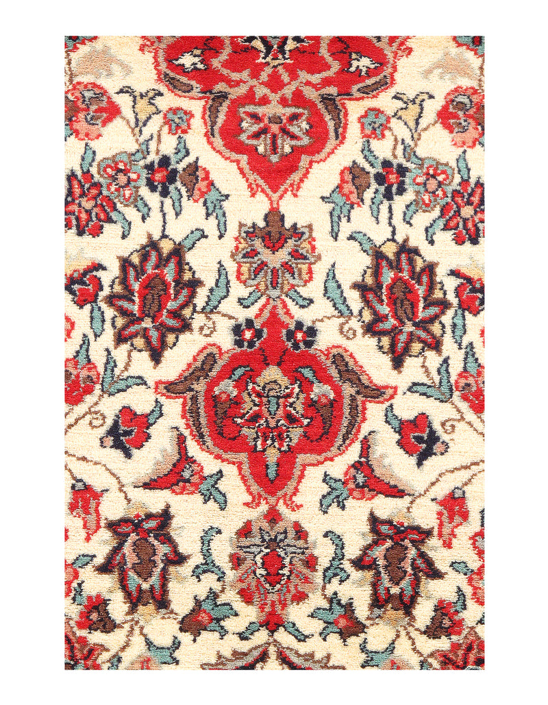 Pak Tabriz Design Rug - 4'2" x 6'6"