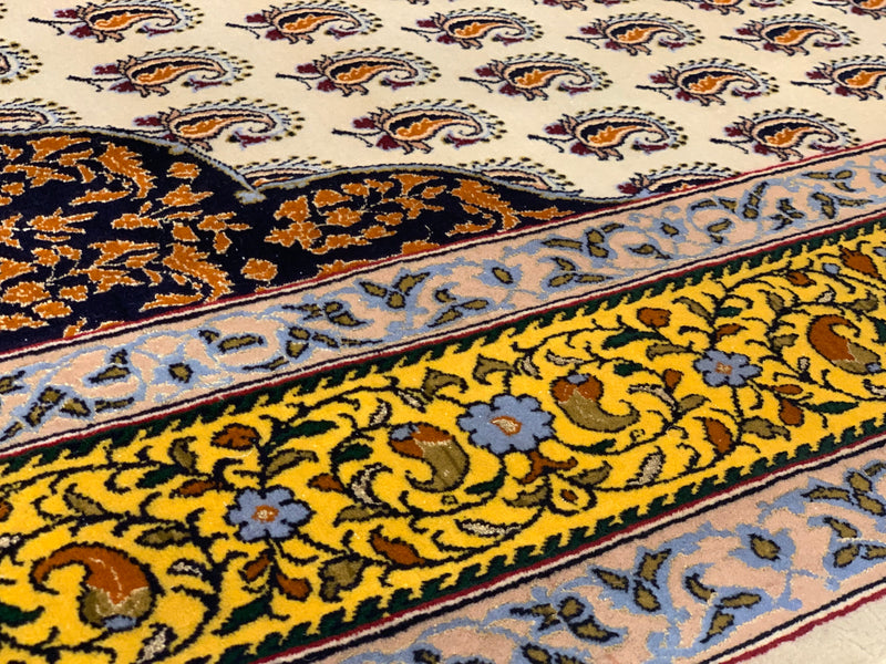 Fine Hand Knotted Silk & wool Persian Isfahan 3'8'' X 5'5''