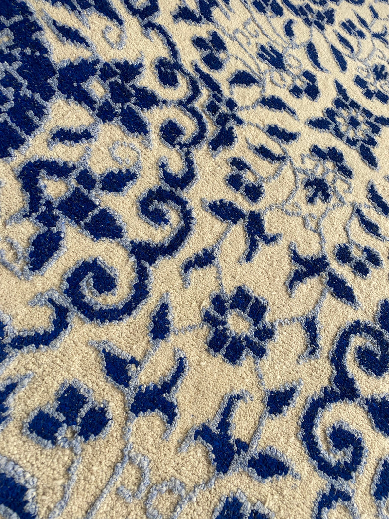 Light Blue Modern V silk rug 7'.9'' x 9'.11''