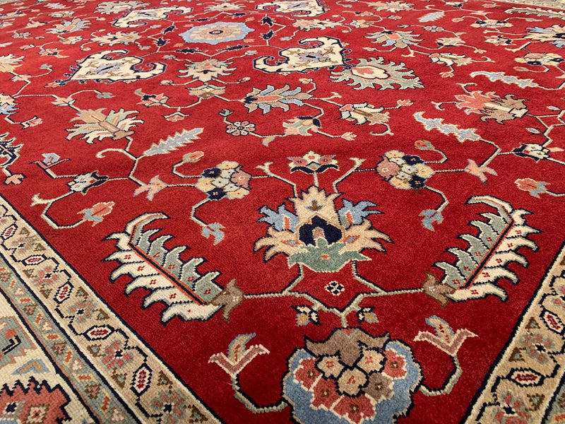 Fine Hand Knotted Persian Tabriz Design rug 7'7'' X 9'5''