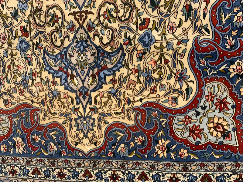 Fine Hand Knotted Persian silk & wool Isfahan serafian 5'9'' X 9'1''