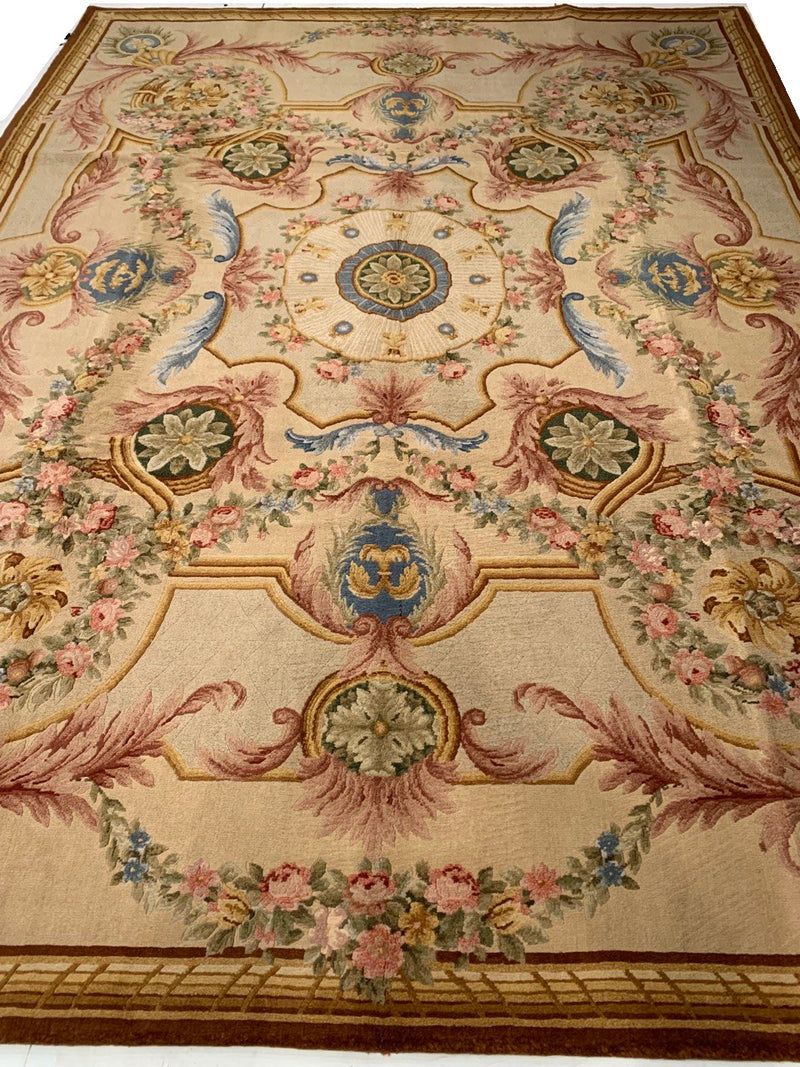 Fine Hand Knotted Savonnerie rug 8'9'' X 12'