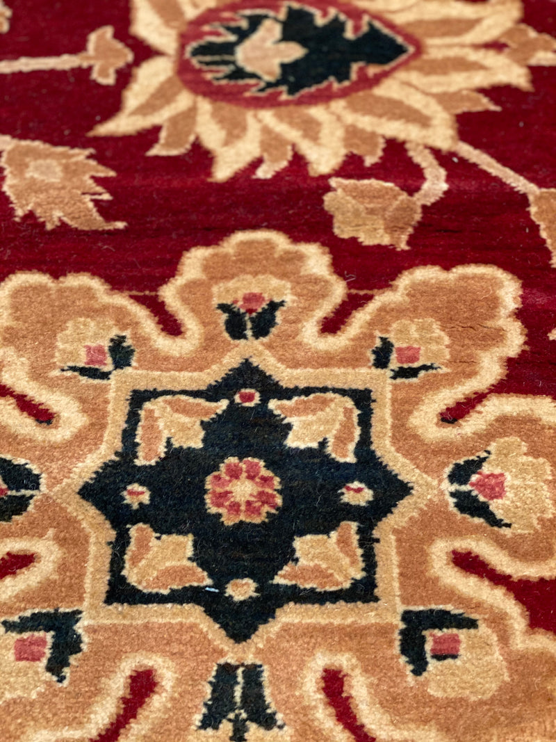 Fine Hand Knotted Agra rug 9' 2''X 12'