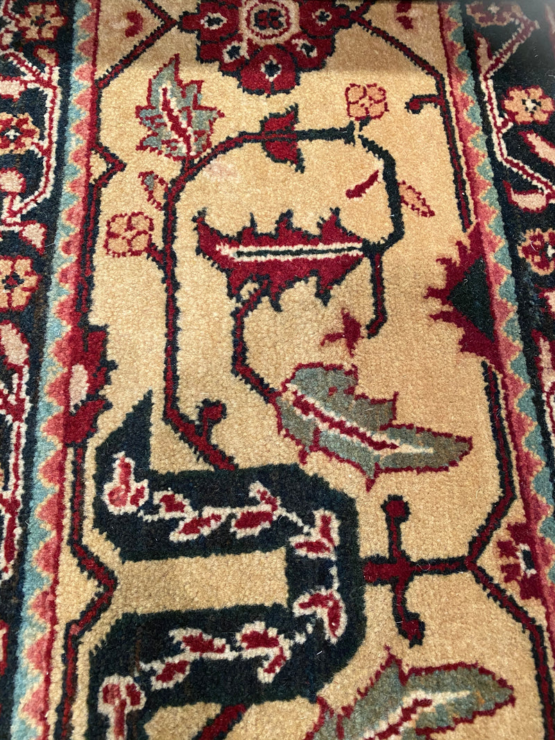 Fine Hand Knotted Agra rug 9' 2''X 12'