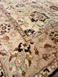 Fine Hand Knotted Agra rug 12' X 17''