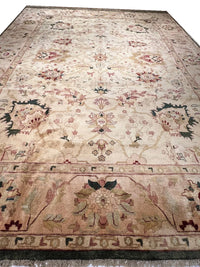 Fine Hand Knotted Agra rug 12' X 17''