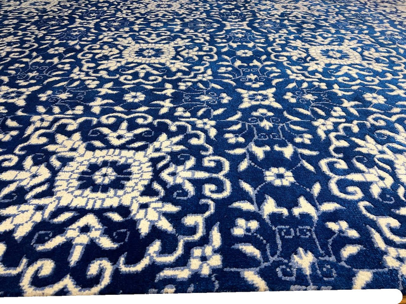 Fine Hand Knotted silk & wool Modern rug 5'11'' X 9'2''