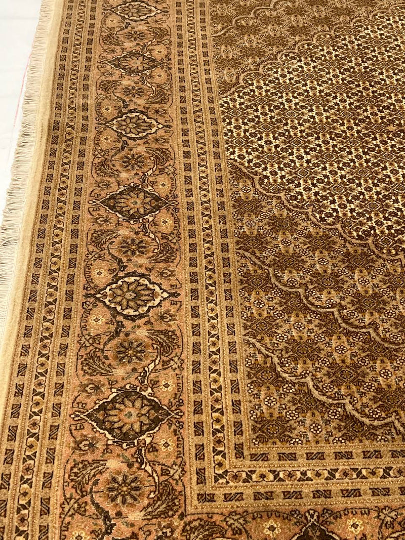 Fine Hand Knotted Persian silk & wool Tabriz Design 6'7'' X 10'3''