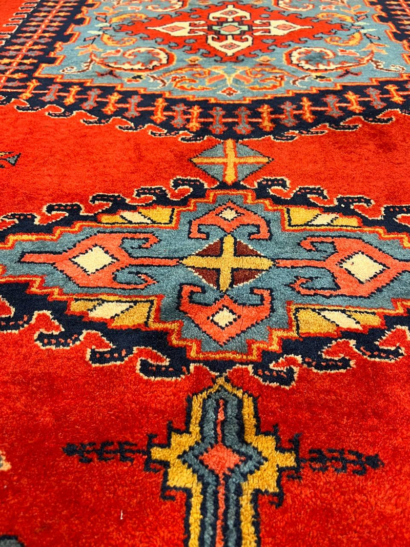 Fine Hand Knotted Persian Vintage Viess rug 7'11'' X 10'4''