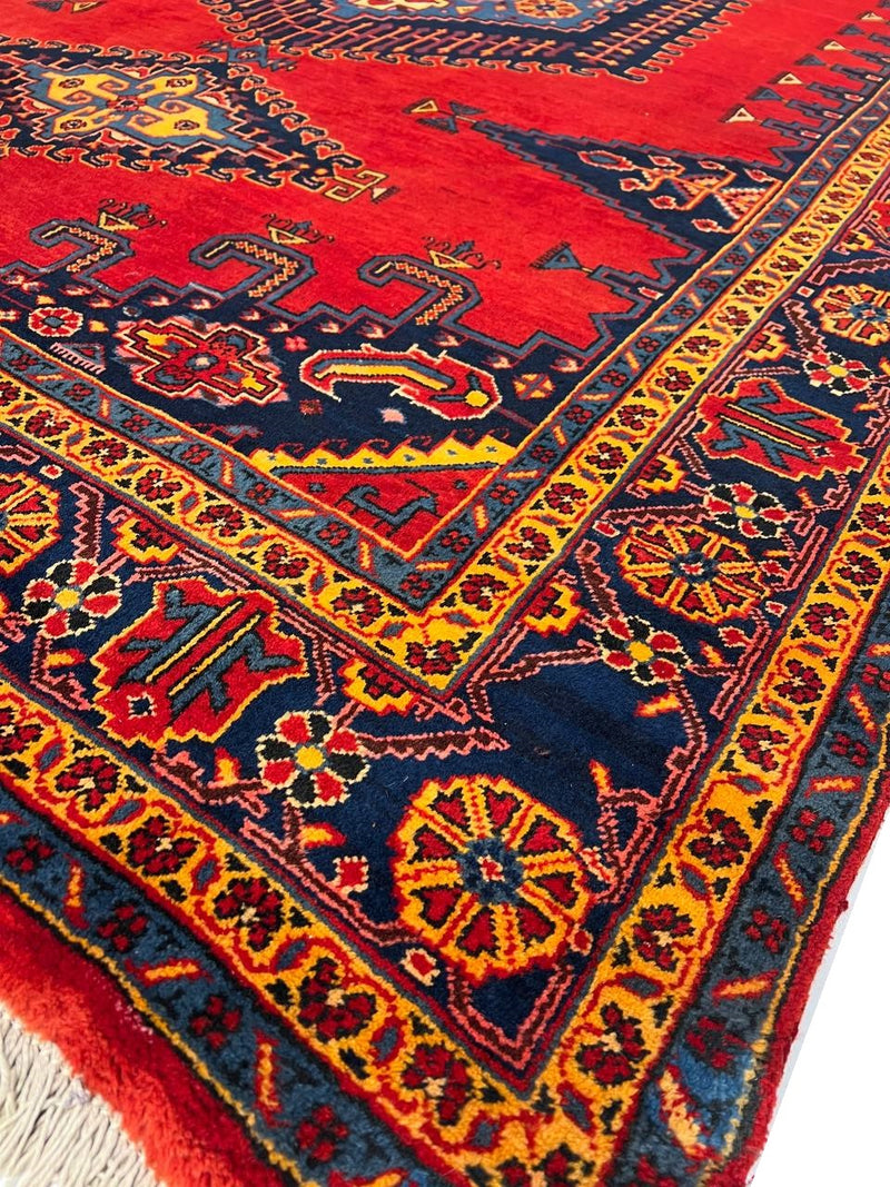 Fine Hand Knotted Persian Vintage Viess rug 7'11'' X 10'4''