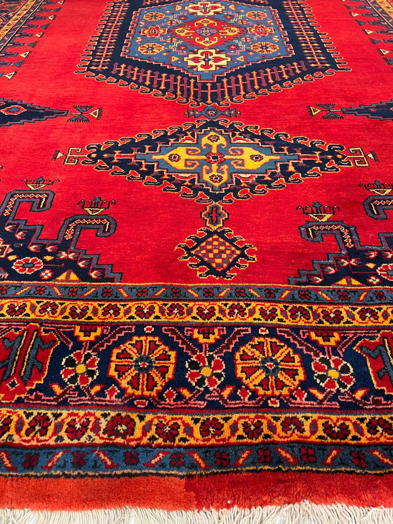 Fine Hand Knotted Persian Vintage Viess rug 7'11'' X 10'4''