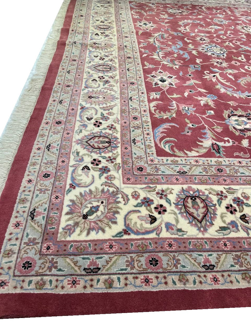 Fine Hand Knotted Persian Kashan design 12'1'' X 18'3''