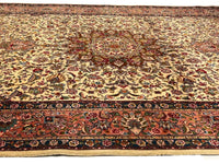 Fine Hand Knotted Vintage Persian Tabriz Design S/W rug 6'6'' X 9'11''