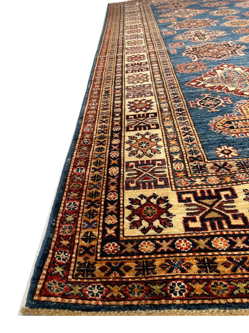 Fine Hand Knotted Kazak rug 8' X 10'2''