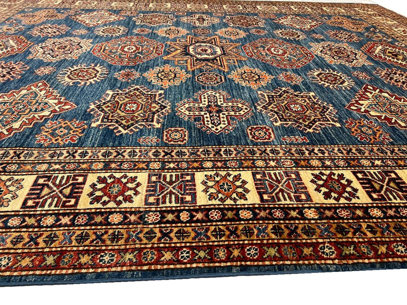 Fine Hand Knotted Kazak rug 8' X 10'2''