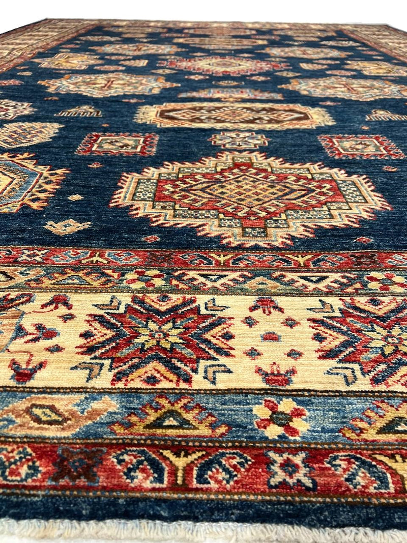 Fine Hand Knotted Kazak rug 9' X 12'3''