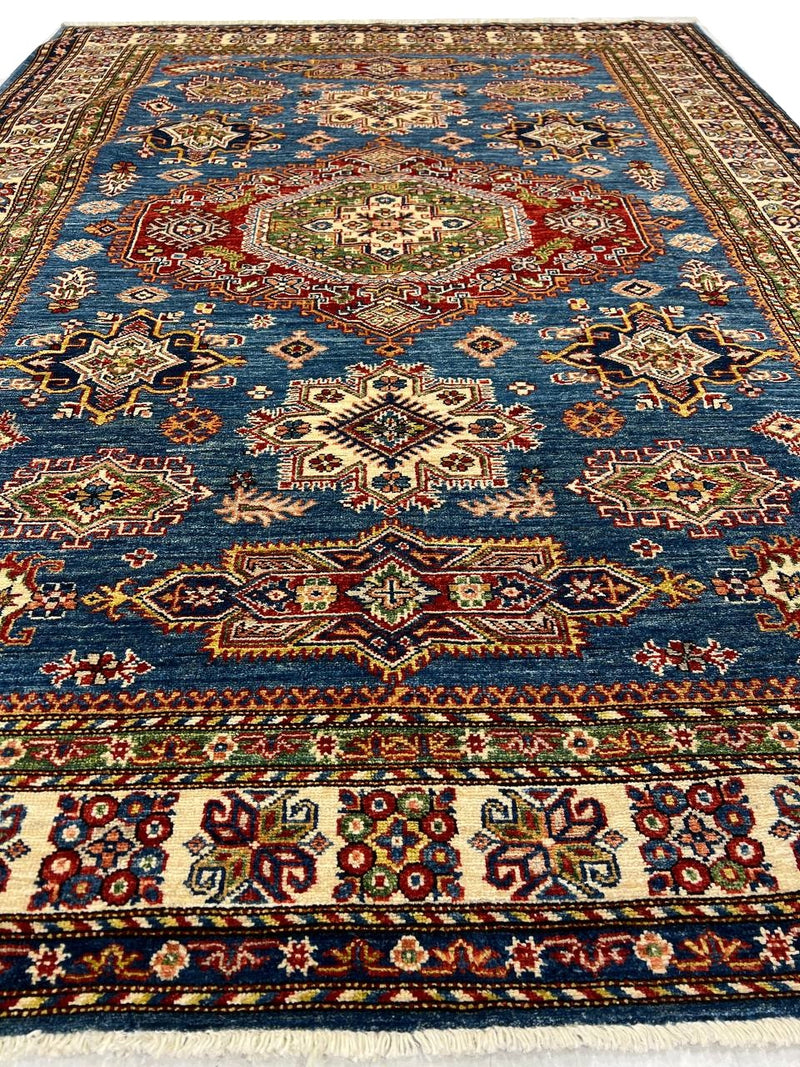 Fine Hand Knotted Kazak rug 5'9'' X 8'