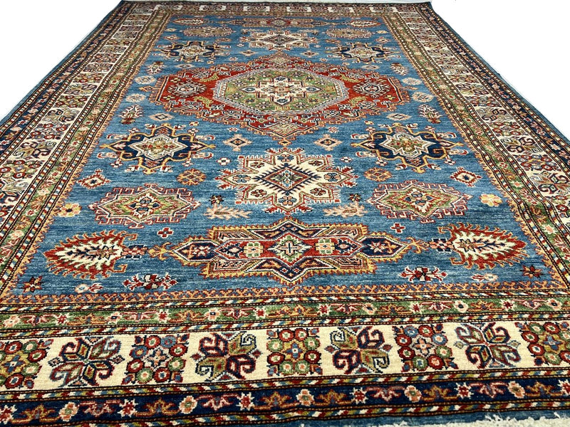 Fine Hand Knotted Kazak rug 5'9'' X 8'