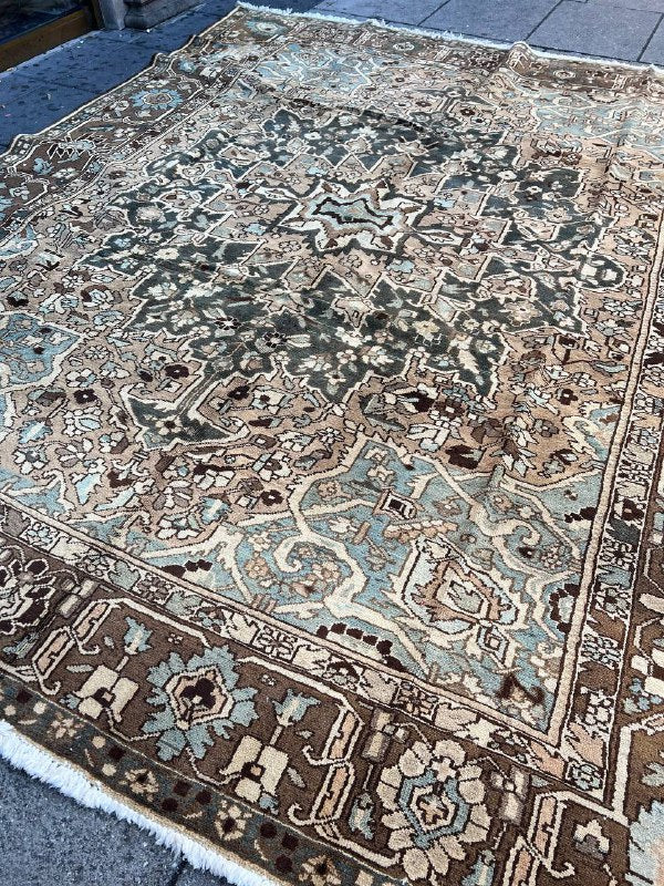 L .Brown Persian Antique Bakhtiari 10' X 13'