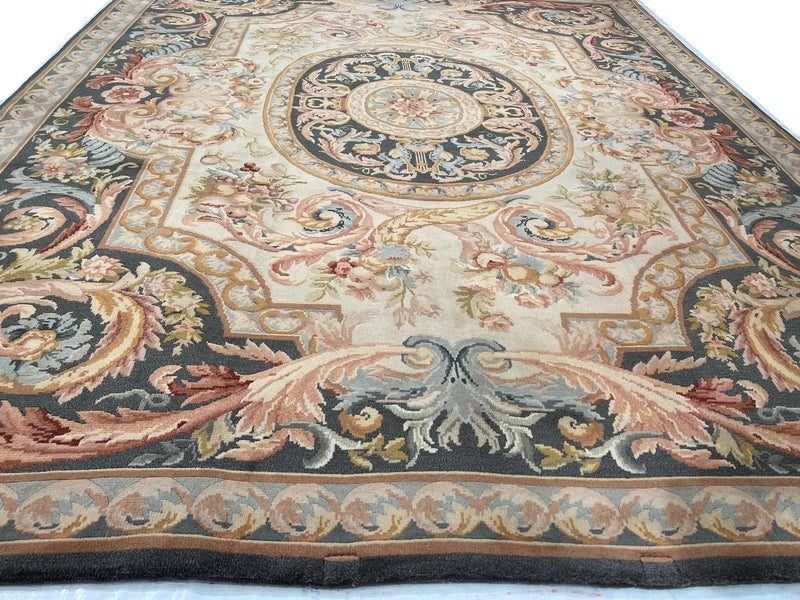 Fine Hand Knotted Savonnerie rug 8'1'' X 10'1''