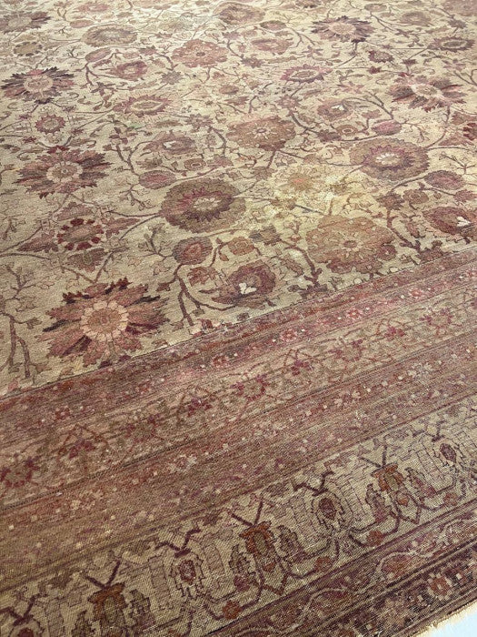 Fine Hand Antique Agra rug 14'11'' X 17'7''